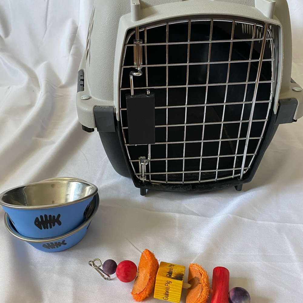 Animal carrying crate